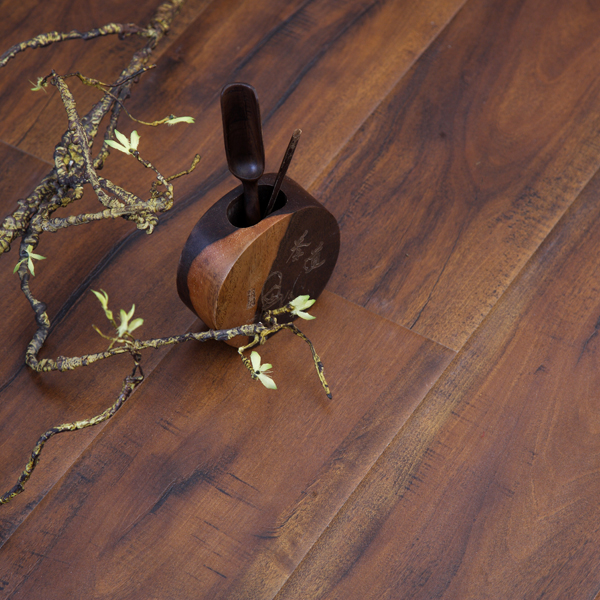 歐派強(qiáng)化木地板