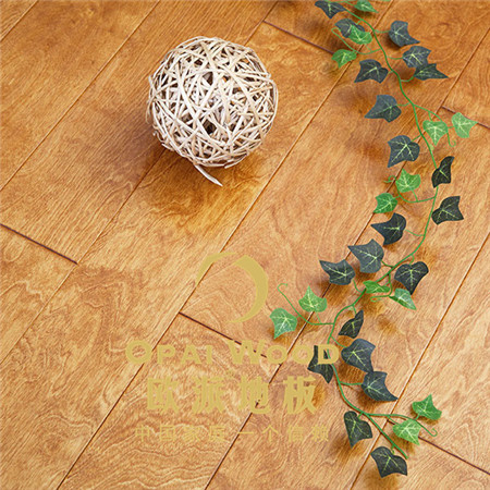 木地板飾漆好壞如何看?